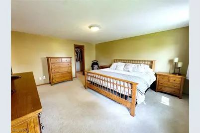 17051 Hunting Meadows Drive, Strongsville, OH 44136 - Photo 19