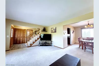 17051 Hunting Meadows Drive, Strongsville, OH 44136 - Photo 5