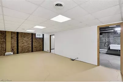 1097 Center Street E, Warren, OH 44481 - Photo 33