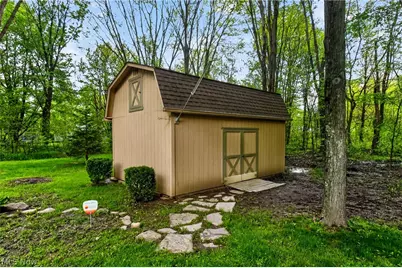 1097 Center Street E, Warren, OH 44481 - Photo 9
