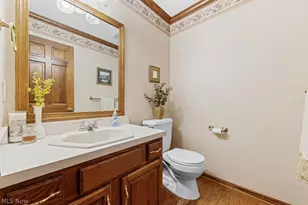 6962 Mapleridge Cir NW, Canton, OH 44718 - Photo 5
