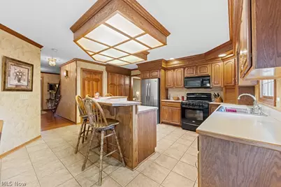 6962 Mapleridge Circle NW, Canton, OH 44718 - Photo 11