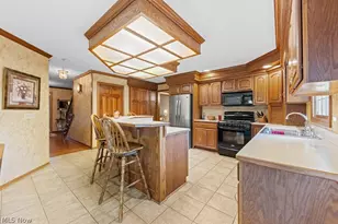 6962 Mapleridge Cir NW, Canton, OH 44718 - Photo 11