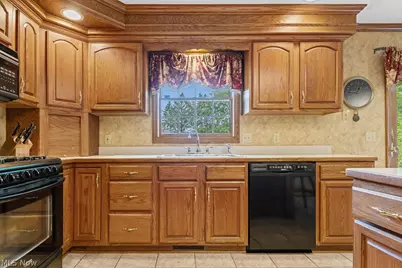 6962 Mapleridge Circle NW, Canton, OH 44718 - Photo 13