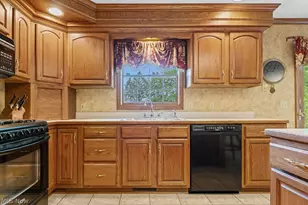 6962 Mapleridge Cir NW, Canton, OH 44718 - Photo 13