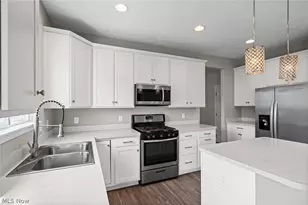 37272 Sandy Ridge Dr, North Ridgeville, OH 44039 - Photo 9