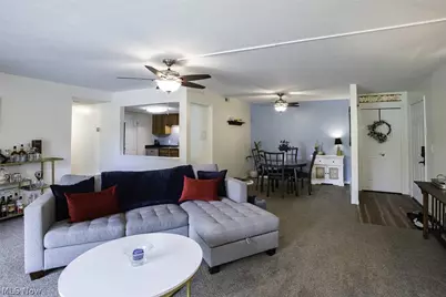 600 Tollis Parkway #209, Grandview Heights, OH 44147 - Photo 3
