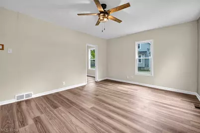 262 E Walnut Street, Wadsworth, OH 44281 - Photo 9