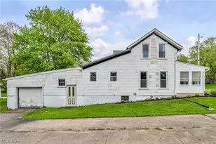262 E Walnut St, Wadsworth, OH 44281 - Photo 3