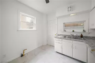 642 Parkman Rd NW, Warren, OH 44485 - Photo 3