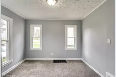 1090 Greenwood Avenue, Akron, OH 44320 - Photo 13