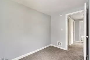 1090 Greenwood Ave, Akron, OH 44320 - Photo 21