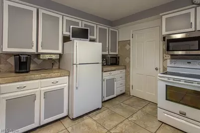 455 Redondo Road, Youngstown, OH 44504 - Photo 9