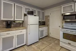 455 Redondo Rd, Youngstown, OH 44504 - Photo 9