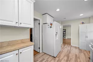 967 Gulf Rd, Elyria, OH 44035 - Photo 11