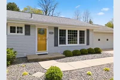 10930 Heltman Avenue NE, Alliance, OH 44601 - Photo 5