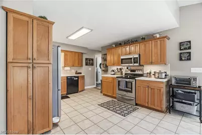 10930 Heltman Avenue NE, Alliance, OH 44601 - Photo 13