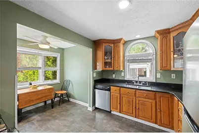 956 Englewood Road, Cleveland Heights, OH 44121 - Photo 7