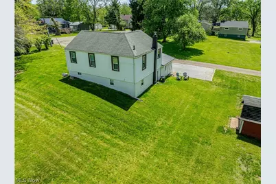 4465 Eastland Avenue NE, Louisville, OH 44641 - Photo 9