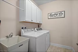 107 Loyola Dr, Elyria, OH 44035 - Photo 31