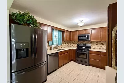 875 Princeton Avenue, Amherst, OH 44001 - Photo 9