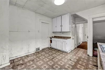 132 Irondale Street, Elyria, OH 44035 - Photo 9
