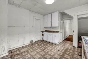 132 Irondale St, Elyria, OH 44035 - Photo 9