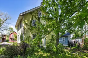 132 Irondale St, Elyria, OH 44035 - Photo 5
