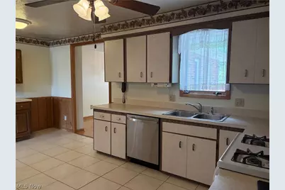 3000 Lost Nation Road, Willoughby, OH 44094 - Photo 5