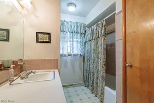 1014 Kirwan Dr, Youngstown, OH 44515 - Photo 11