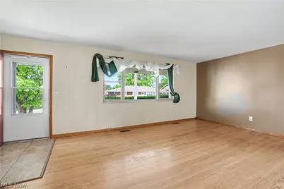 2802 16th Avenue, Vienna, WV 26105 - Photo 15