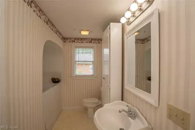 215 Lake Avenue NE, Hartville, OH 44632 - Photo 31