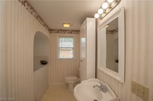 215 Lake Ave NE, Hartville, OH 44632 - Photo 31