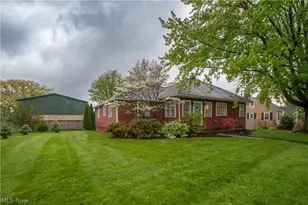 215 Lake Ave NE, Hartville, OH 44632 - Photo 45