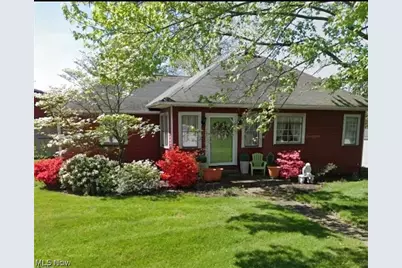 215 Lake Avenue NE, Hartville, OH 44632 - Photo 3