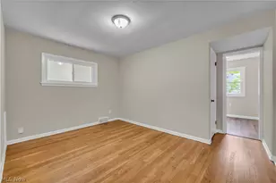 29210 Green Dr, Willowick, OH 44095 - Photo 11