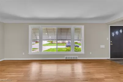 29210 Green Drive, Willowick, OH 44095 - Photo 3