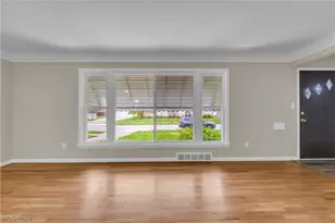 29210 Green Dr, Willowick, OH 44095 - Photo 3