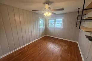 819 39th St, Vienna, WV 26105 - Photo 17