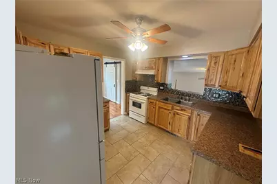 819 39th Street, Vienna, WV 26105 - Photo 9
