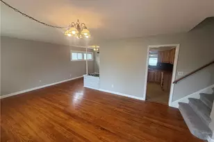 819 39th St, Vienna, WV 26105 - Photo 3