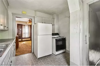 549 Parkdale Drive, Akron, OH 44307 - Photo 11