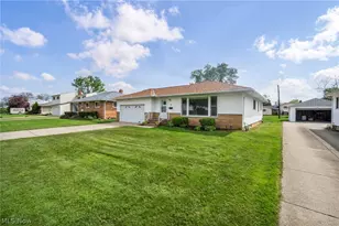 1299 Jackie Ln, Mayfield Heights, OH 44124 - Photo 3
