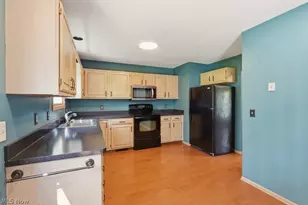 20745 Sun Meadow Trail, Strongsville, OH 44149 - Photo 15