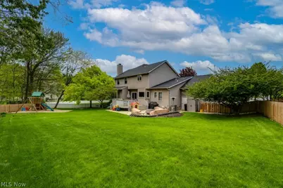 326 Saint Lawrence Circle, Northfield, OH 44067 - Photo 3