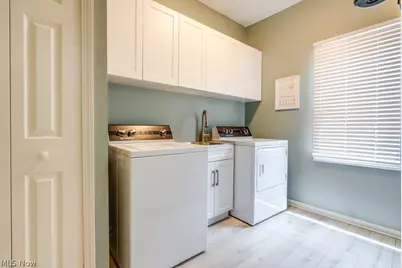 326 Saint Lawrence Circle, Northfield, OH 44067 - Photo 25