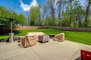 326 St Lawrence Cir, Northfield, OH 44067 - Photo 7