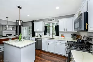 9108 Beechmont Ct, Twinsburg, OH 44087 - Photo 9