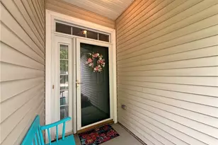 370 Rosebury Ct, Mayfield Heights, OH 44124 - Photo 3