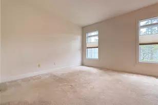 370 Rosebury Ct, Mayfield Heights, OH 44124 - Photo 11